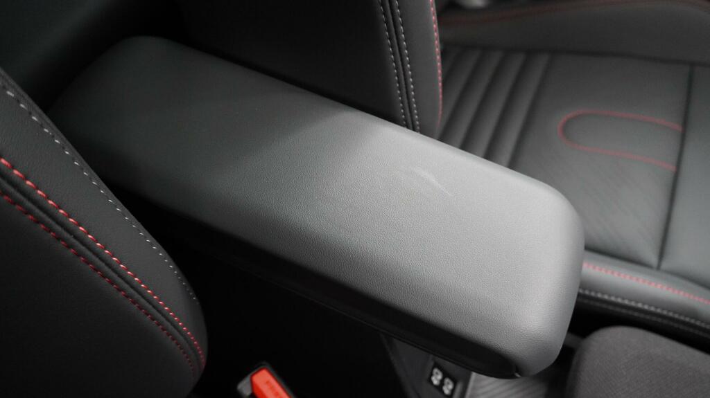 Mini Hatch 1.5 C Exclusive Level 2 Black #25