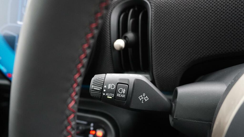 Mini Hatch 1.5 C Exclusive Level 2 Black #15