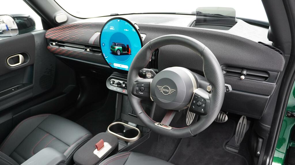 Mini Hatch 1.5 C Exclusive Level 2 Black #6