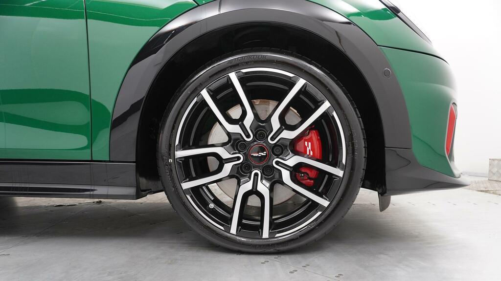 Mini Hatch 1.5 C Exclusive Level 2 Black #12