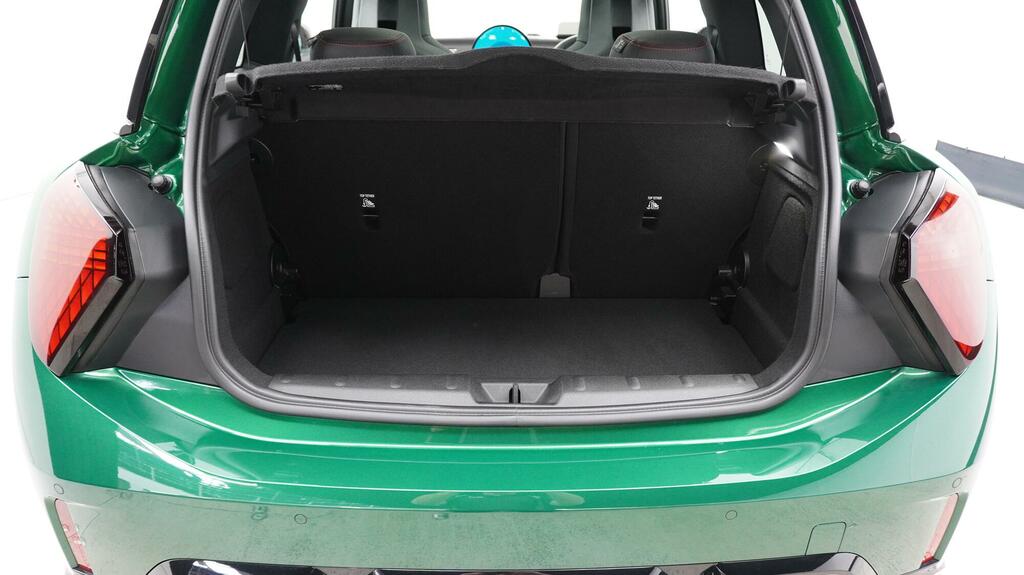Mini Hatch 1.5 C Exclusive Level 2 Black #11