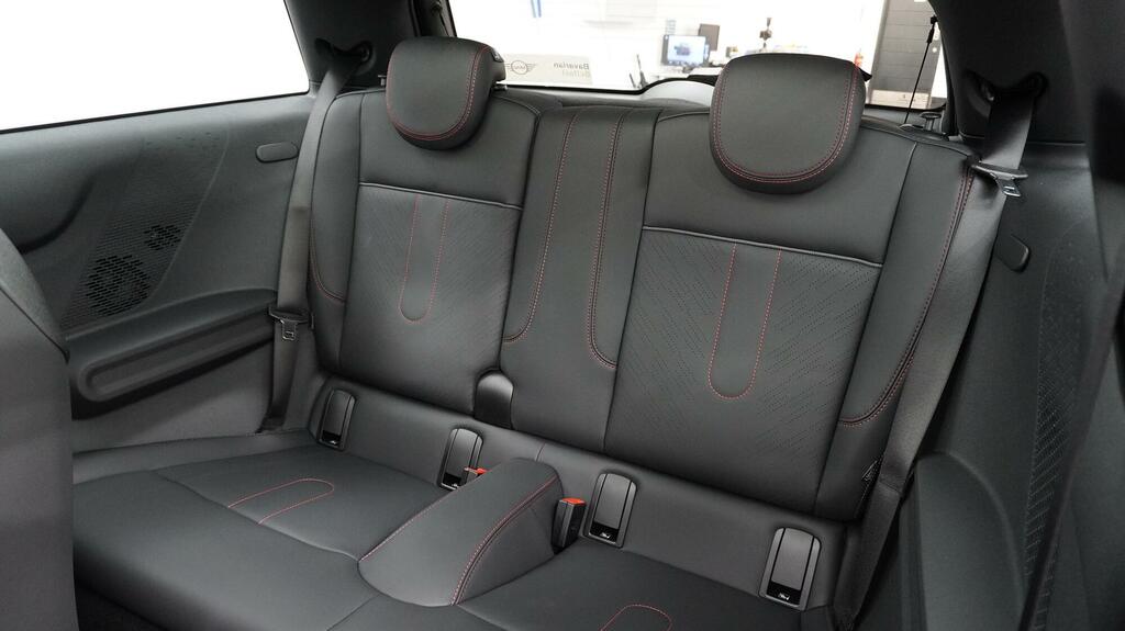 Mini Hatch 1.5 C Exclusive Level 2 Black #10