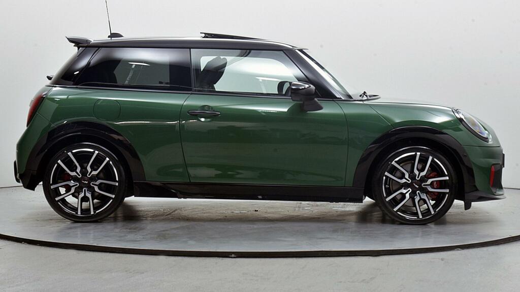 Mini Hatch 1.5 C Exclusive Level 2 Black #3