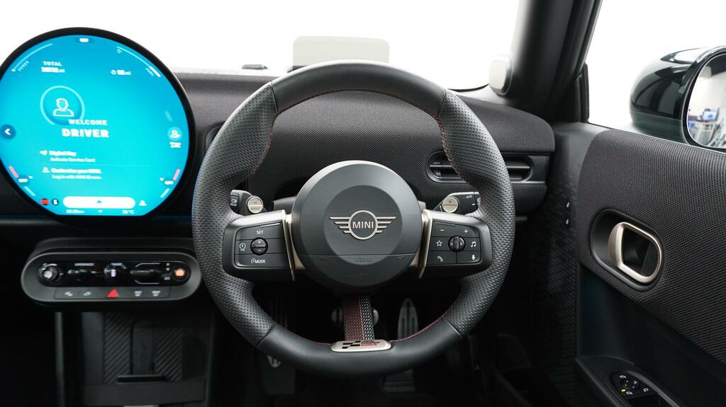 Mini Hatch 1.5 C Exclusive Level 2 Black #5