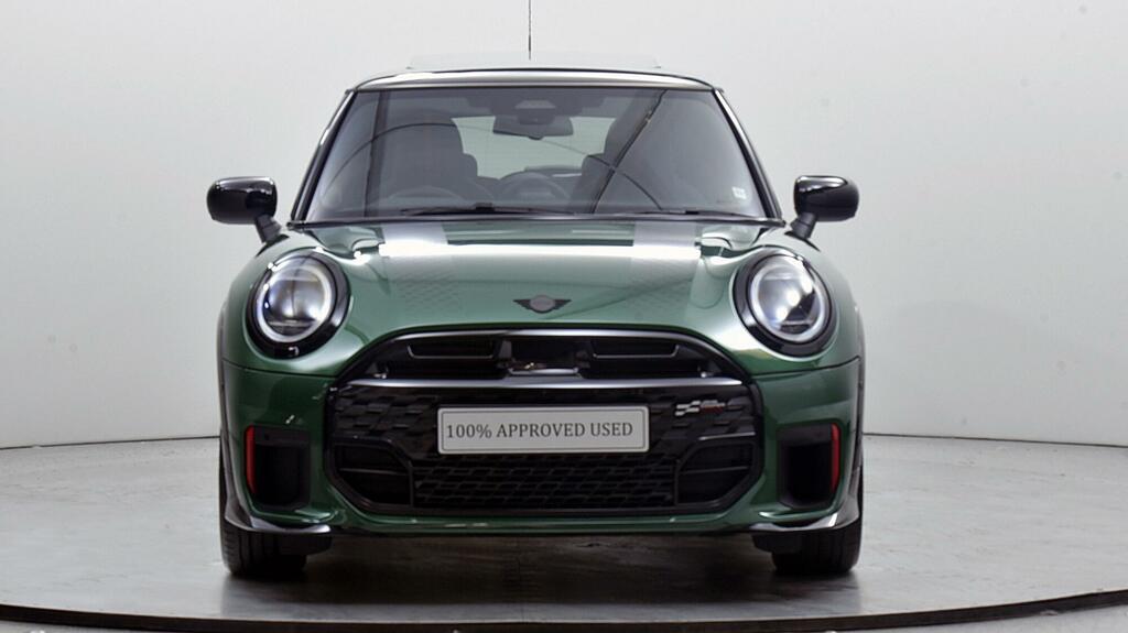 Mini Hatch 1.5 C Exclusive Level 2 Black #14