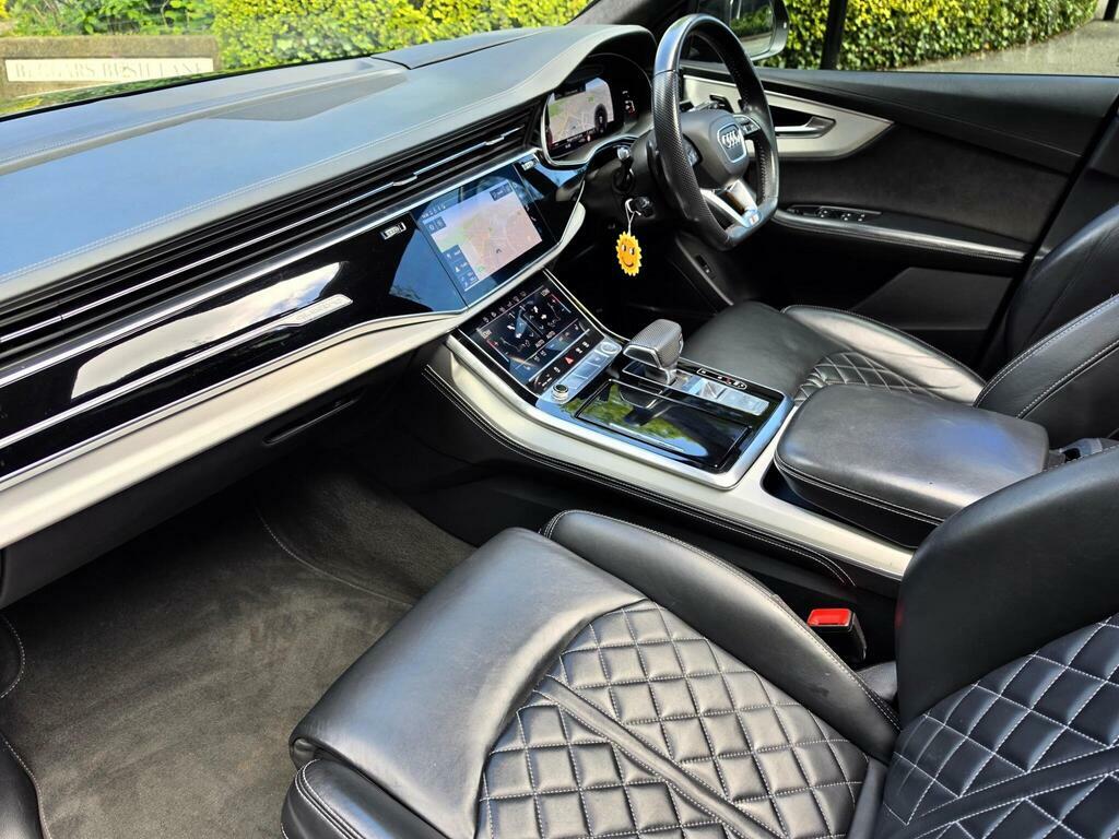 Audi Q8 S Line Black #9