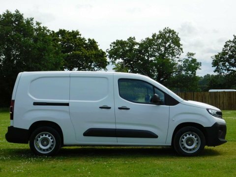 Vauxhall Combo Combo 1.5D 100Ps Prime Van White #9