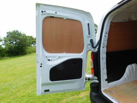 Vauxhall Combo Combo 1.5D 100Ps Prime Van White #21