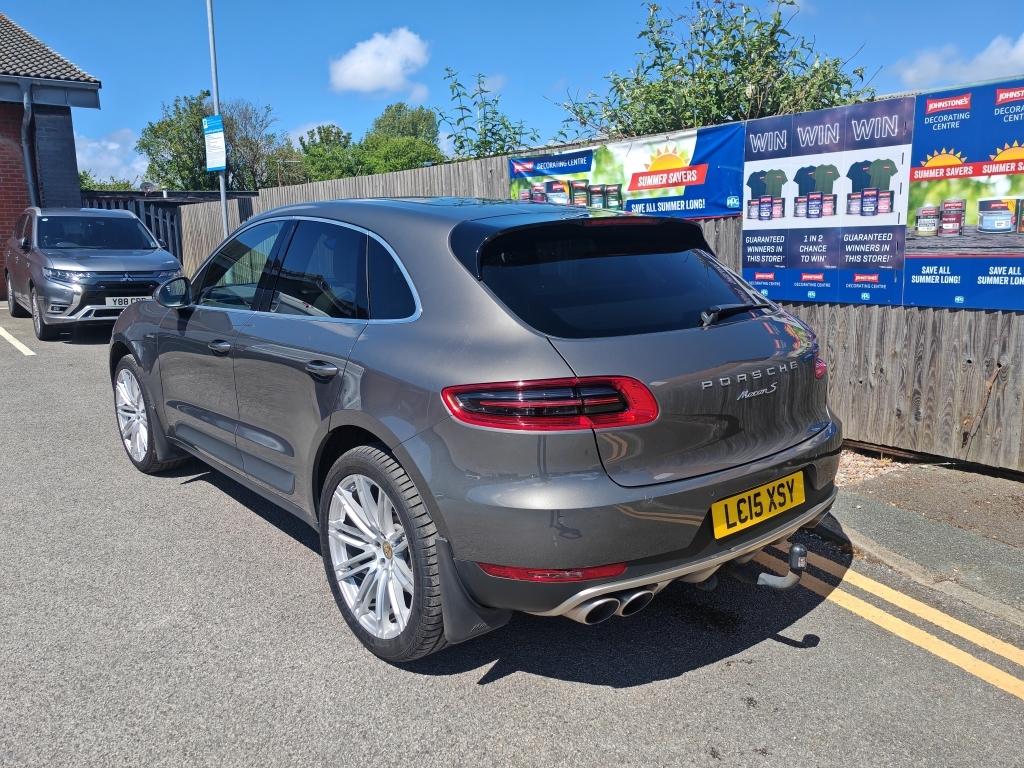 Porsche Macan 3.0 D S Pdk 258 Bhp Black #7