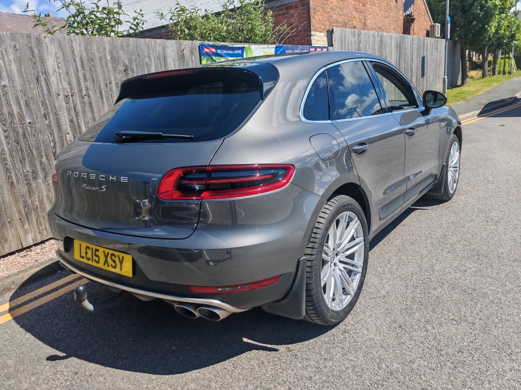 Porsche Macan 3.0 D S Pdk 258 Bhp Black #9