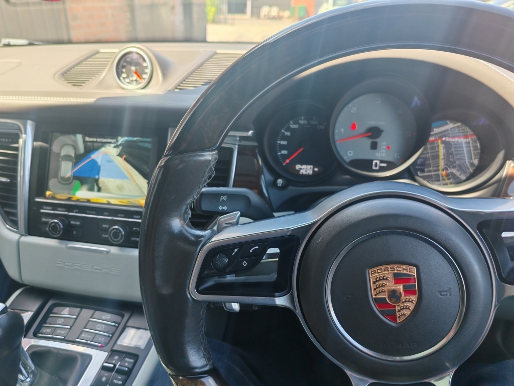Porsche Macan 3.0 D S Pdk 258 Bhp Black #11
