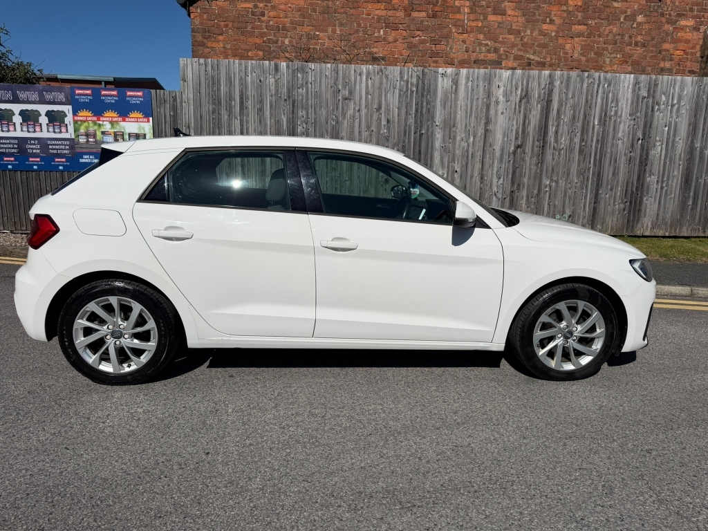 Audi A1 1.0 Sportback Tfsi Sport White #6