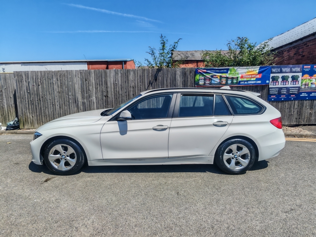 BMW 3 Series 2.0 320D Efficientdynamics Touring White #5