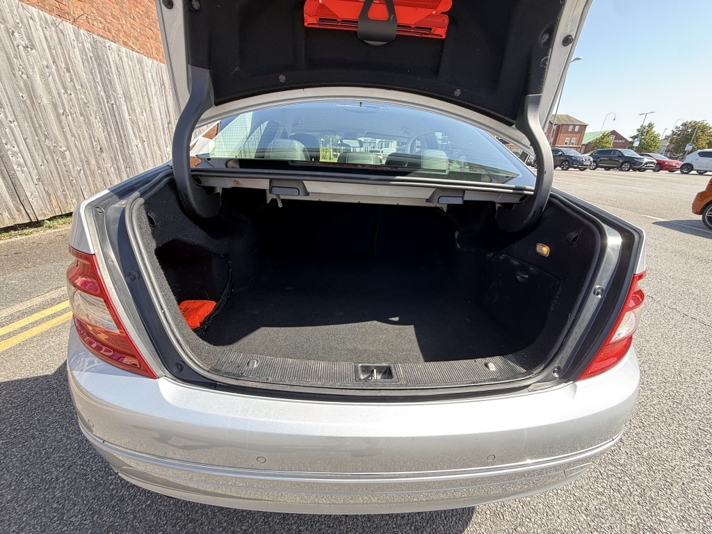 Mercedes-Benz C Class C180 Blueefficiency Se Edition Black #14