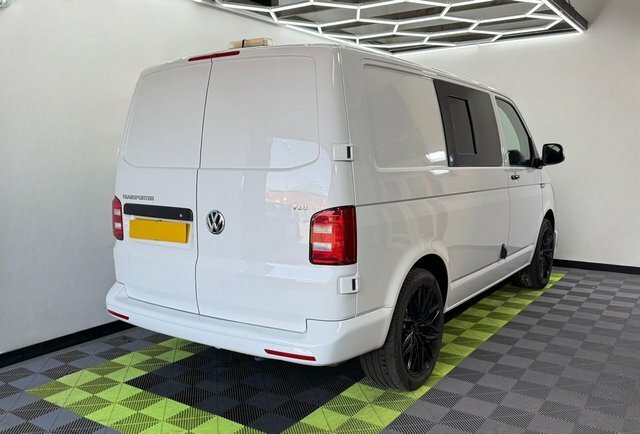 Volkswagen Transporter 2.0 Tdi T28 Bluemotion GD67ZWP White #2