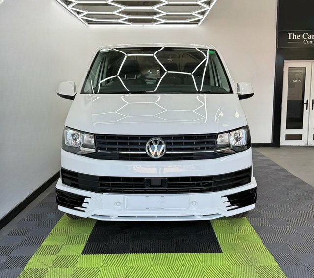 Volkswagen Transporter 2.0 Tdi T28 Bluemotion GD67ZWP White #3