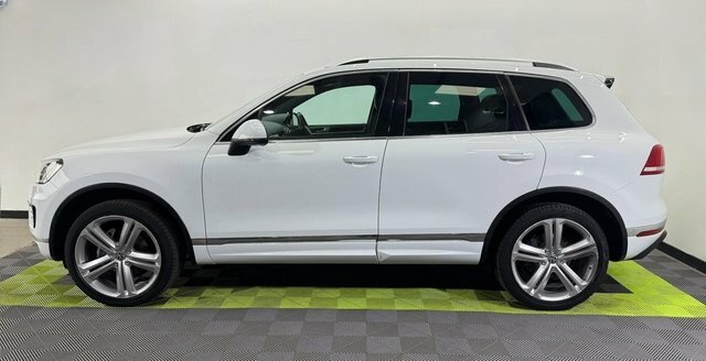 Volkswagen Touareg 3.0 Tdi V6 Bluemotion MK17YGM White #5