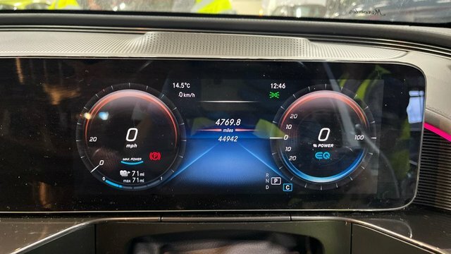 Mercedes-Benz EQC Black #12