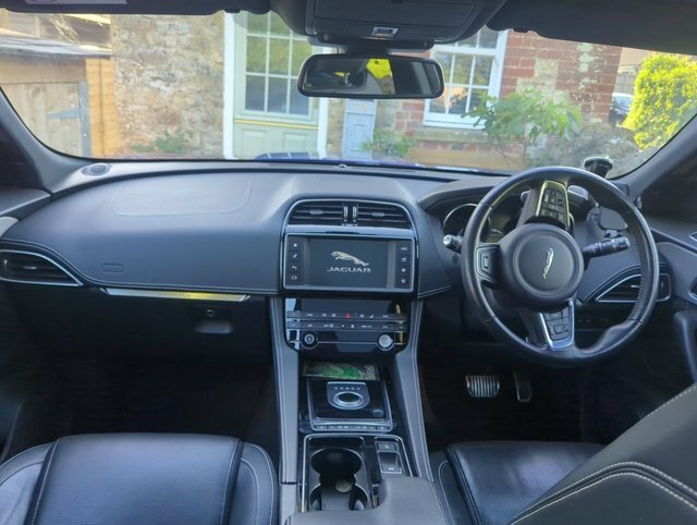 Jaguar F-Pace 2.0 D180 R-sport Suv Blue #4