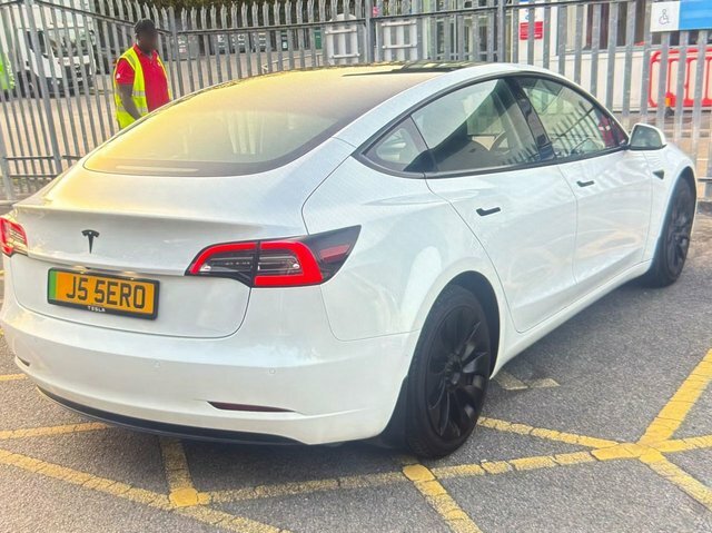 Tesla Model 3 Standard Range Plus Saloon White #2