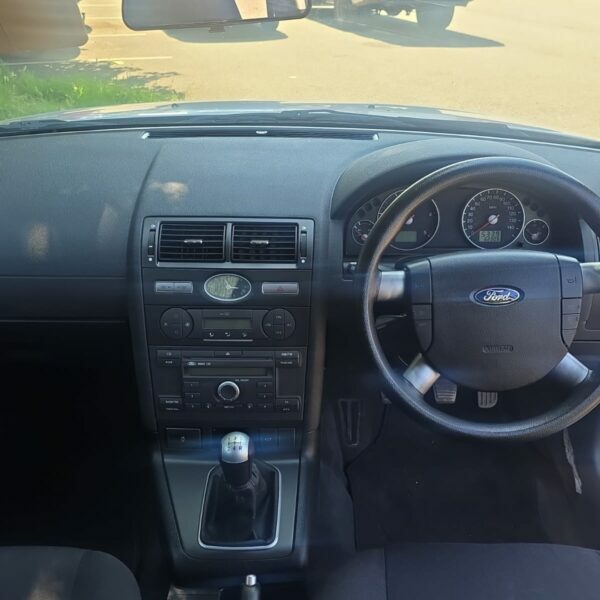 Ford Mondeo Black #4