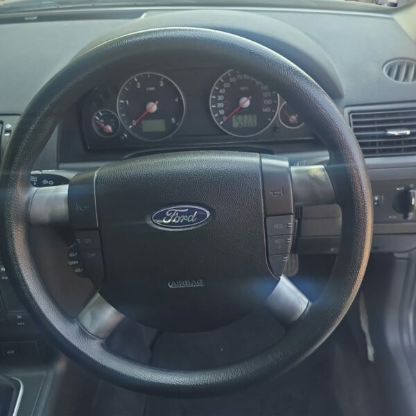 Ford Mondeo Black #5
