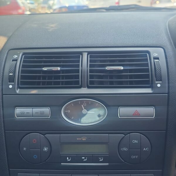 Ford Mondeo Black #7