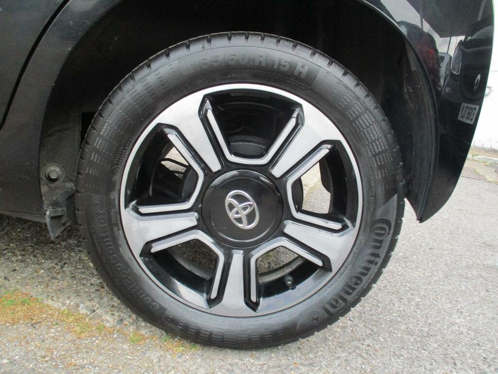 Toyota Aygo 1.0 Vvt-i X-clusiv LM65BEY Black #6