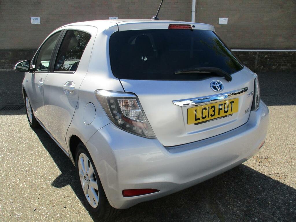 Toyota Yaris 1.5 Vvt-i Hybrid T4 Cvt Silver #5