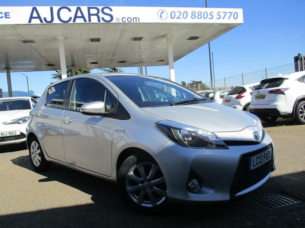 Toyota Yaris 1.5 Vvt-i Hybrid T4 Cvt Silver