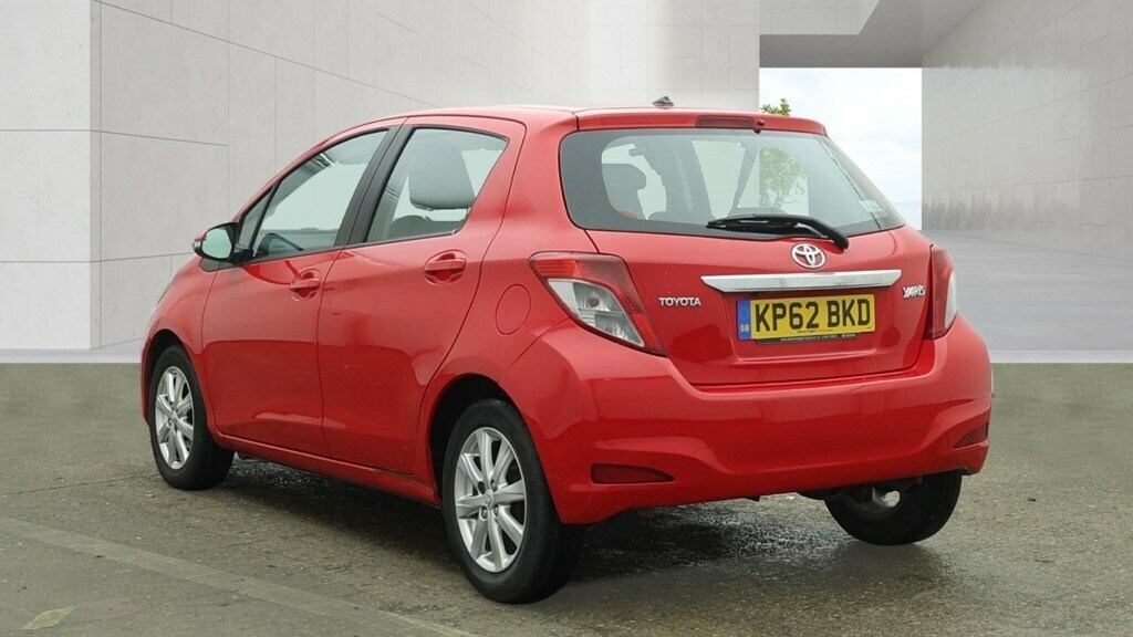 Toyota Yaris 1.33 Vvt-i Tr Multidrive S KP62BKD Red #3