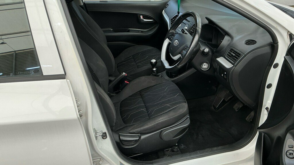 Kia Picanto Hatchback 1.0 1 Air 201262 White #11