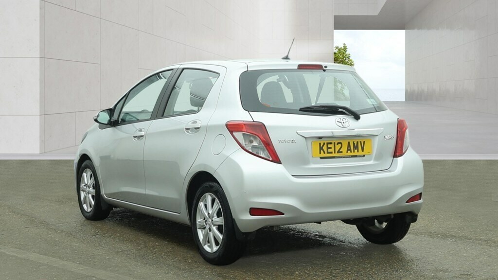 Toyota Yaris 1.33 Vvt-i T Spirit Multidrive S Silver #3