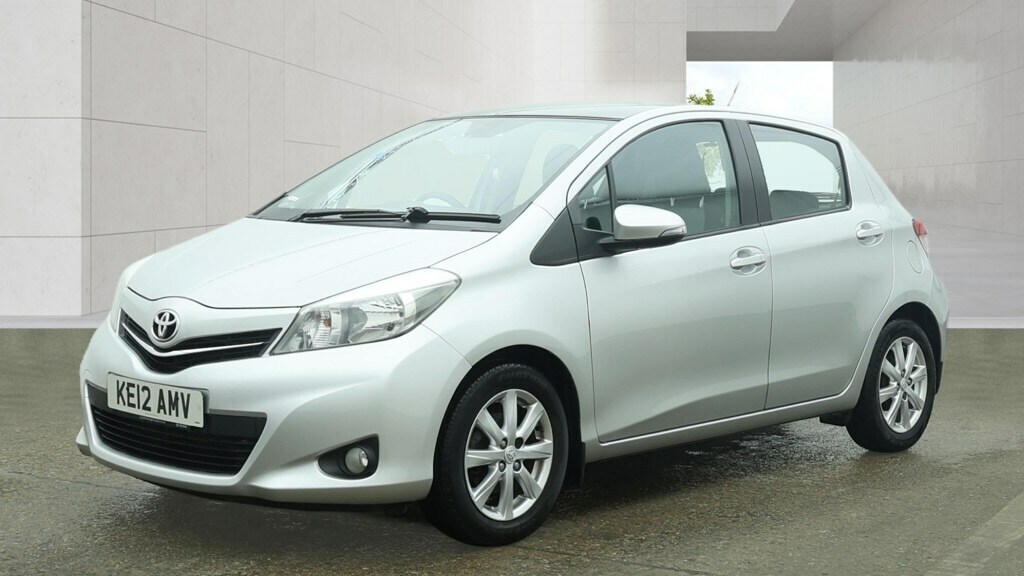 Toyota Yaris 1.33 Vvt-i T Spirit Multidrive S Silver #2