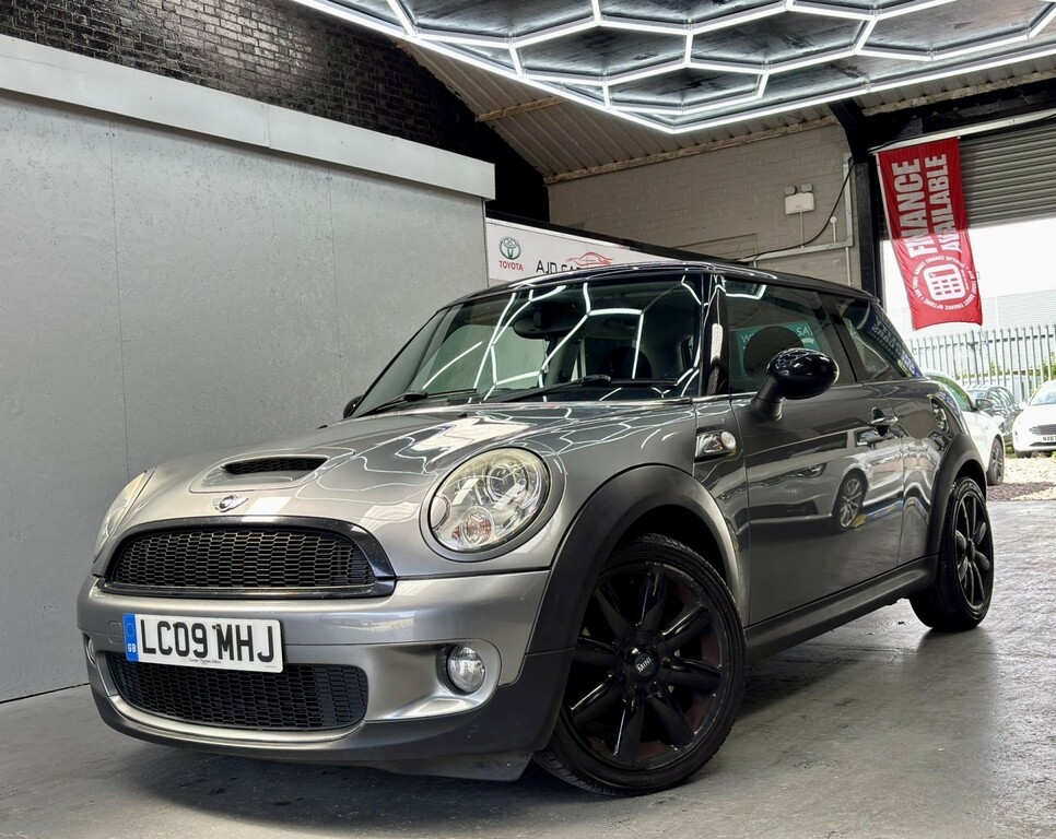 Mini Hatch 1.6 Cooper S Hatch 12 Months Mot Silver