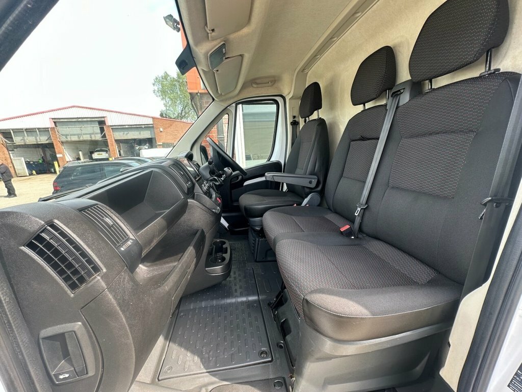 Vauxhall Movano 2.2L Prime DL72YKH White #3