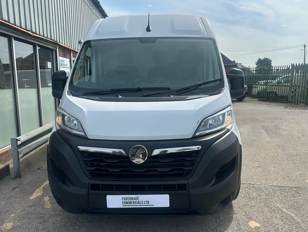 Vauxhall Movano 2.2L Prime White