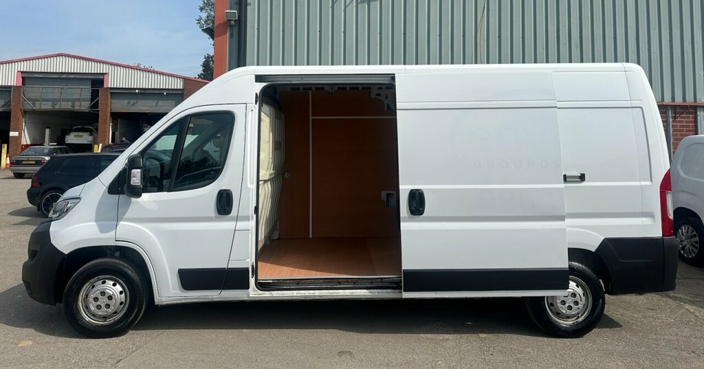 Vauxhall Movano 2.2L Prime DL72YKH White #2
