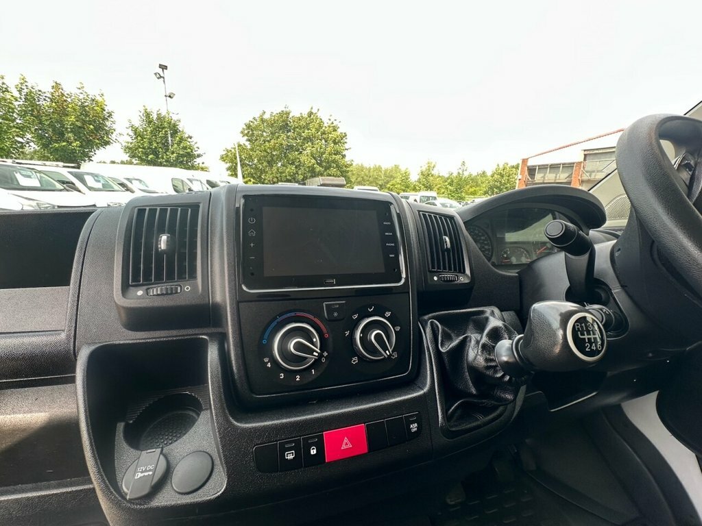 Vauxhall Movano 2.2L Prime DL72YKH White #5