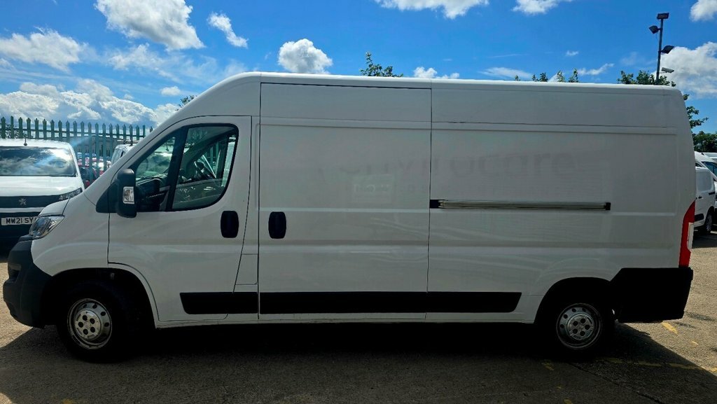 Vauxhall Movano 2.2L Prime DL72YKJ White #4