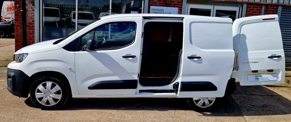 Peugeot Partner Professional White #11