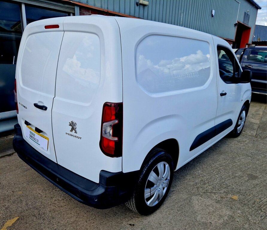 Peugeot Partner Professional White #7