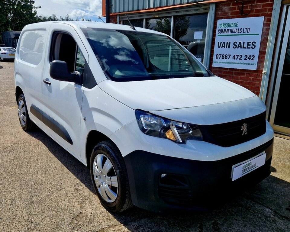 Peugeot Partner Professional White #9
