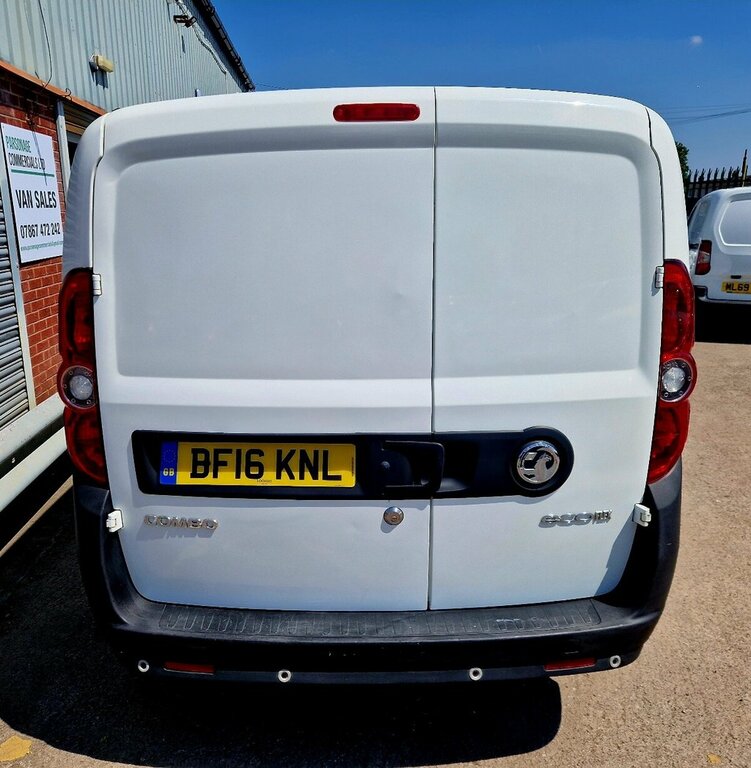 Vauxhall Combo Mpv White #5