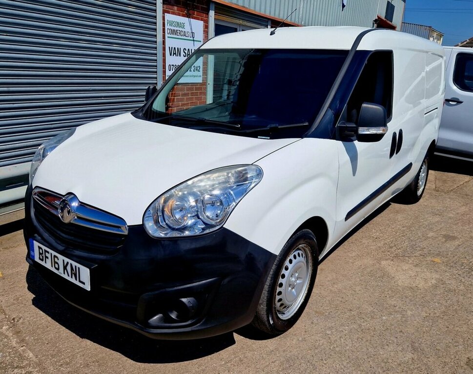 Vauxhall Combo Mpv White #2