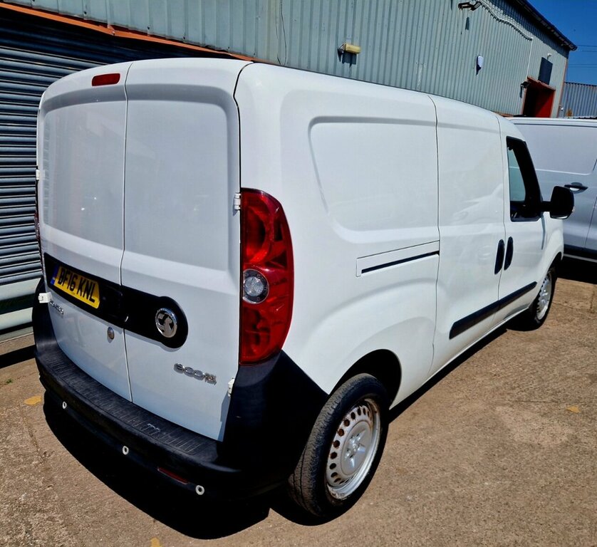 Vauxhall Combo Mpv White #6