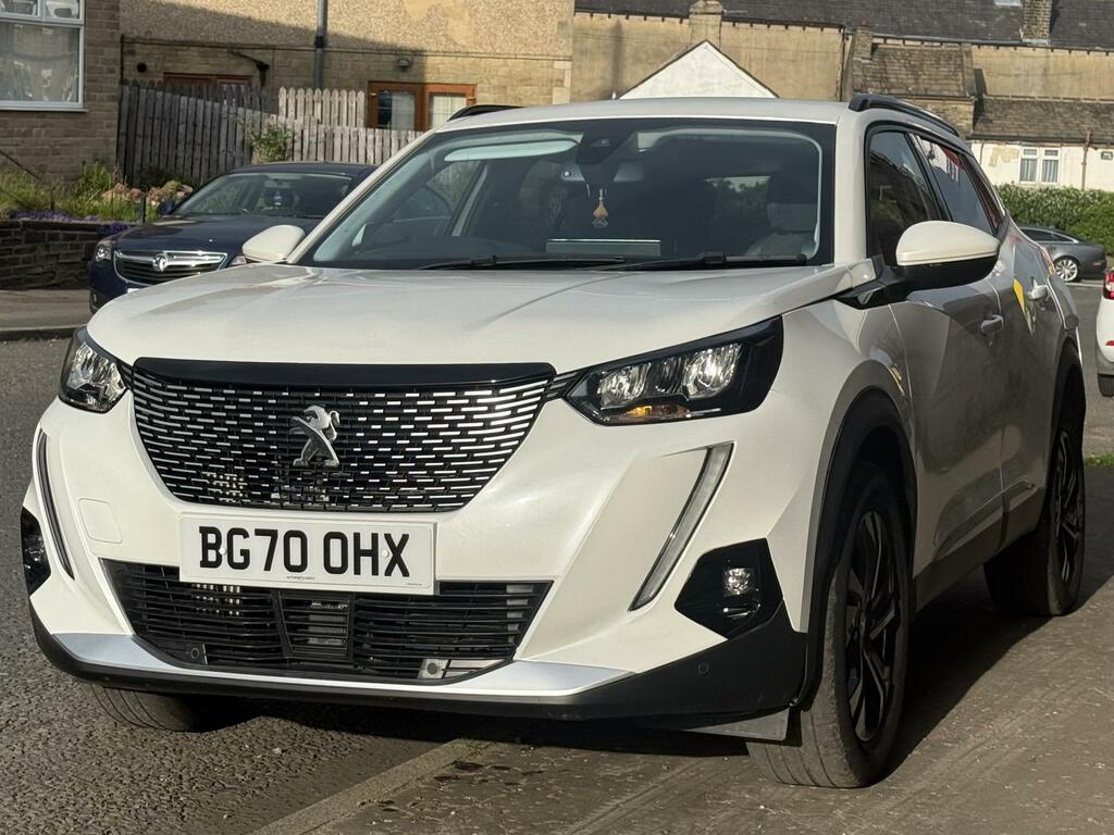 Peugeot 2008 1.2 Puretech Allure Premium Suv White #2