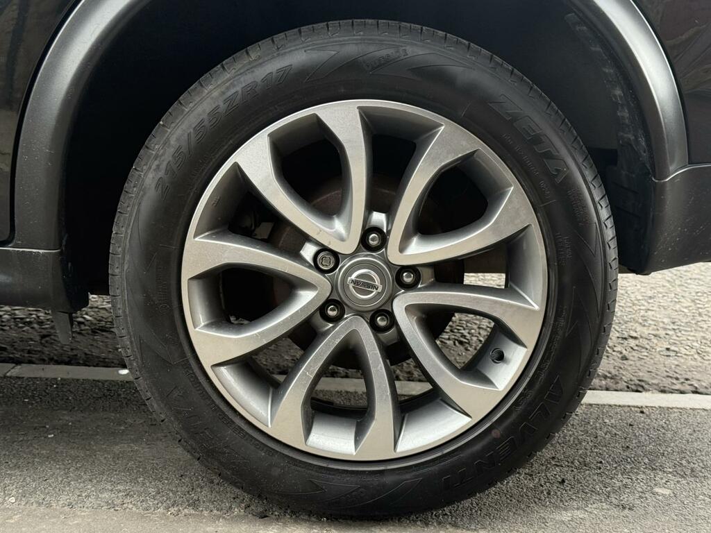 Nissan Juke Tekna Black #5