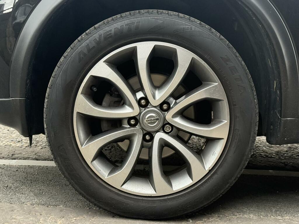 Nissan Juke Tekna Black #4