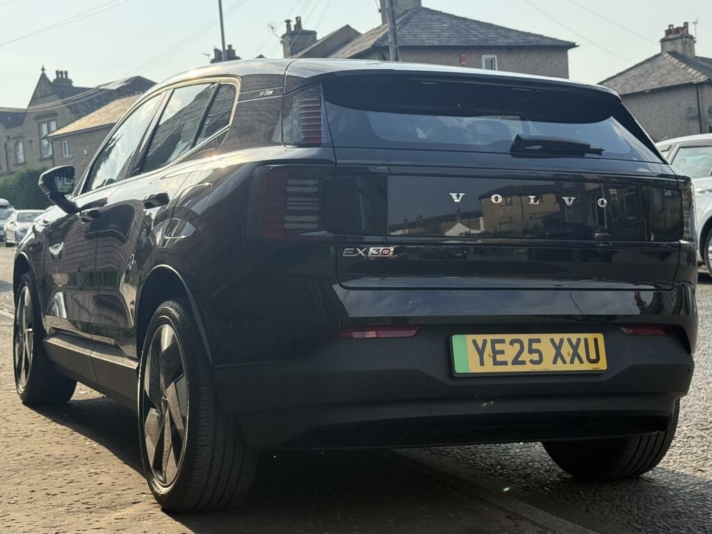 Volvo EX30 Twin Performance 69Kwh Plus Suv Black #6
